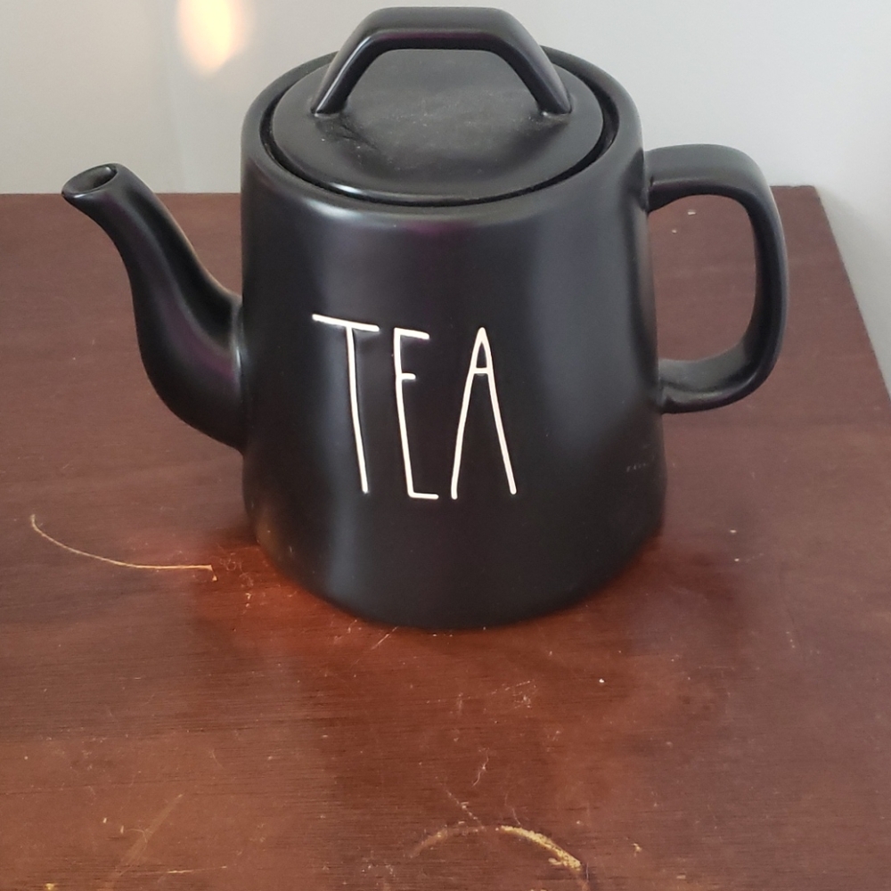 Rae Dunn teapot